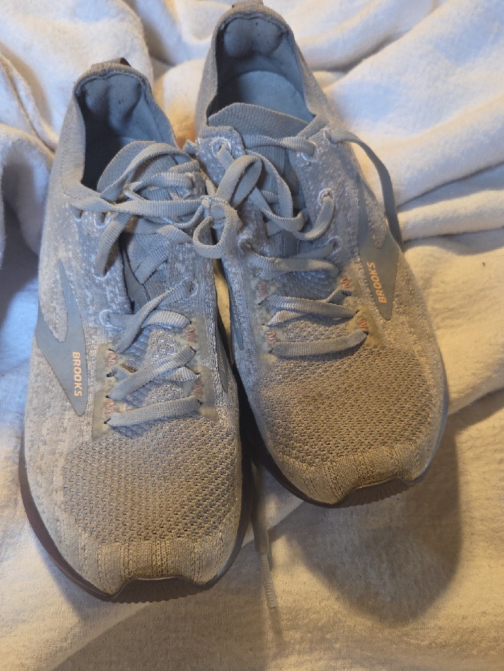 Brooks Pale Gray‎ Knit Athletic Sneakers